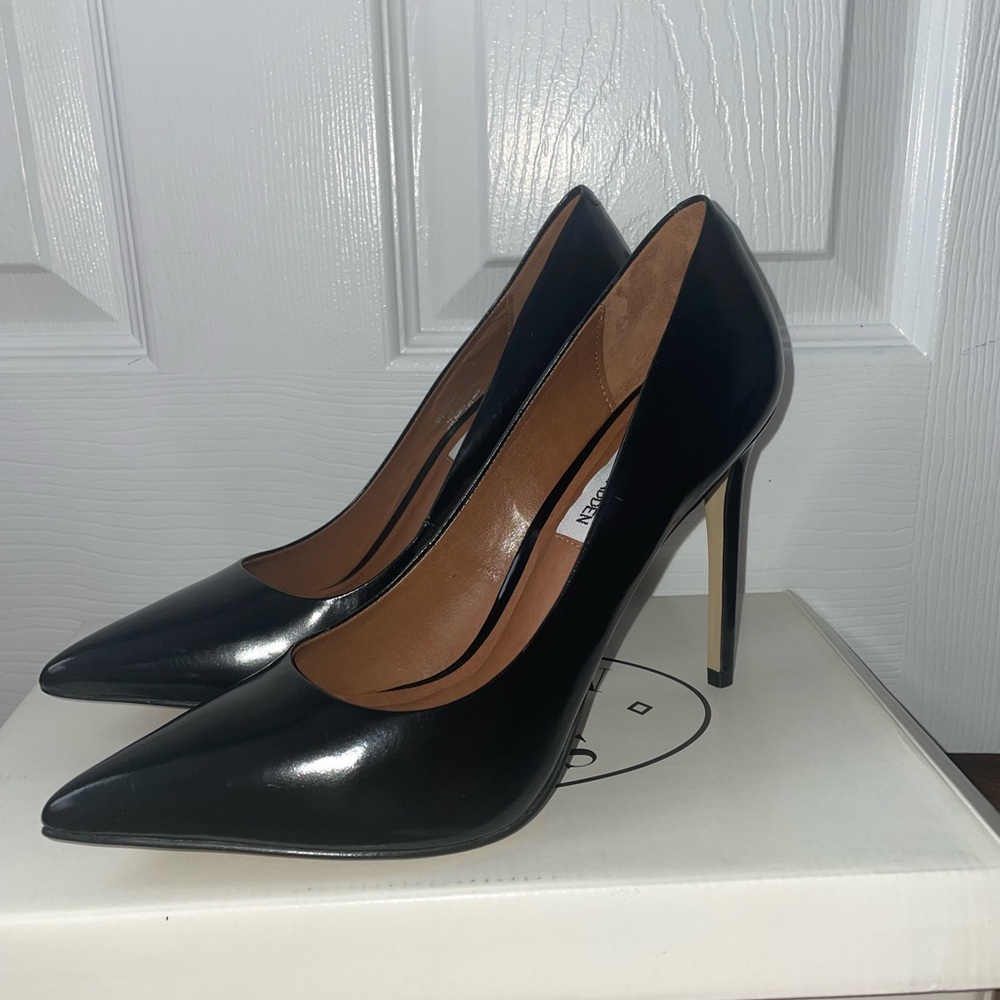 Steve Madden Classic Black Heels
